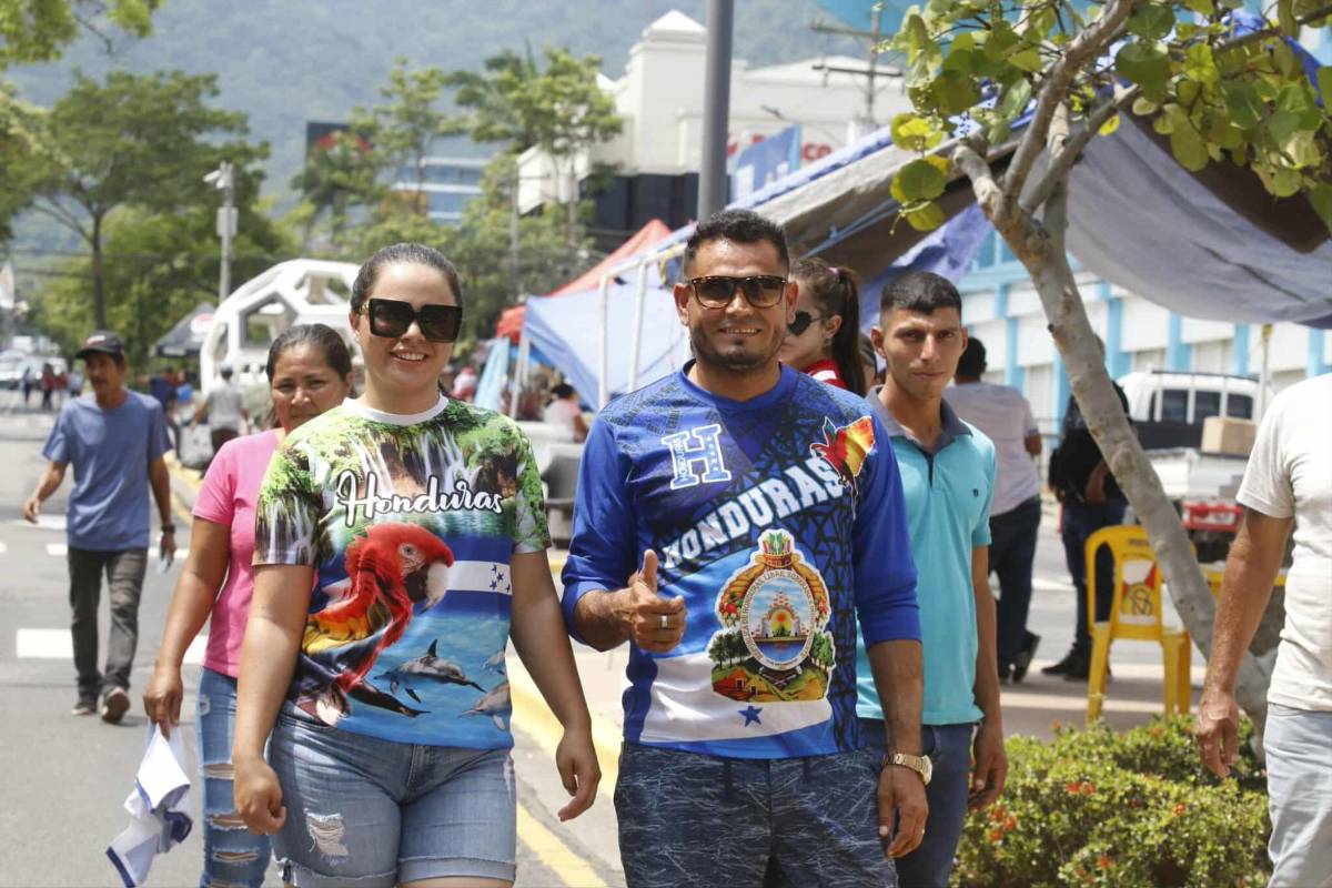El ambiente que ya se vive en el Morazán por el Honduras-Costa Rica: hermosa aficionada y los ticos se hacen sentir