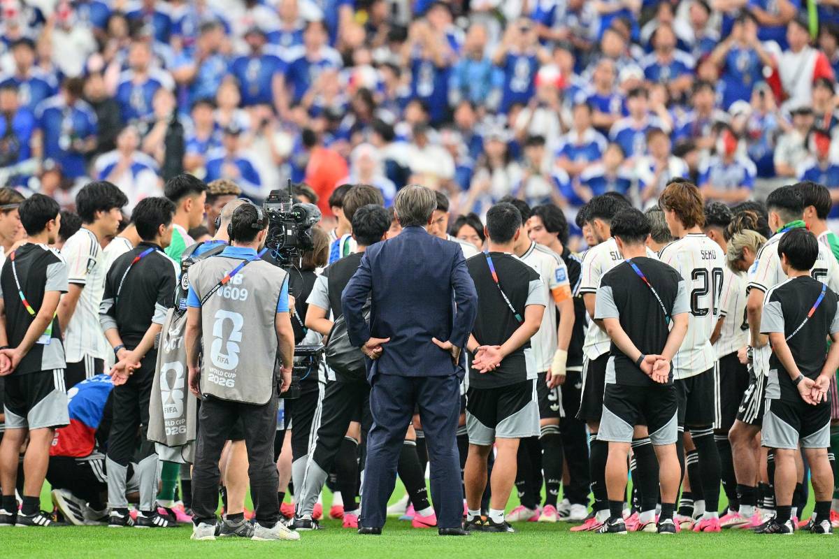 La triste reacción de Shin por Japón y limpia el estadio; Moriyasu pide perdón