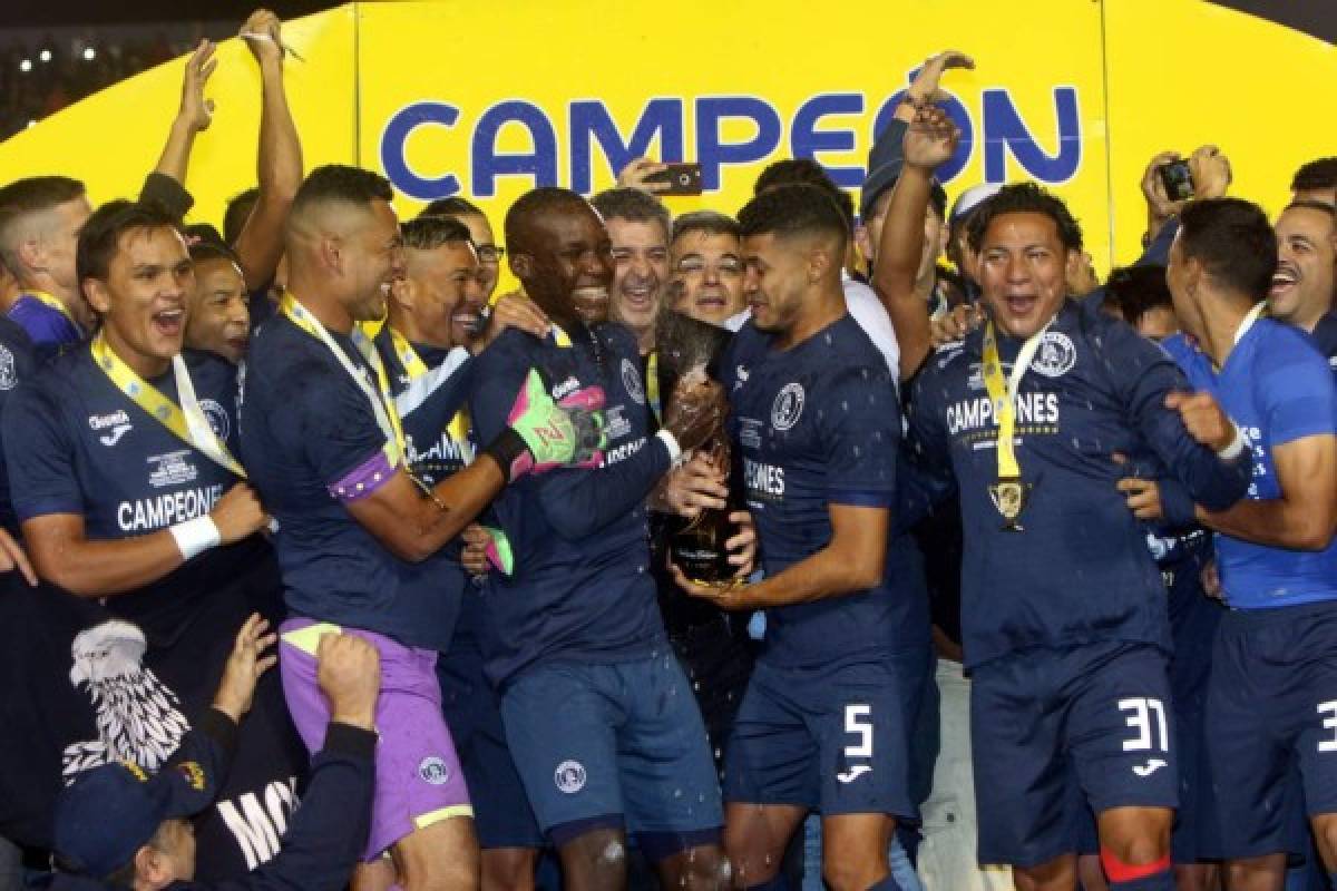 Â¡FINAL! El Motagua se corona campeÃ³n del Torneo Apertura 2018 tras ganar 2-1 en el marcador global al Olimpia.- Jonathan Rougier; Denil Maldonado, Juan Pablo Montes, Marcelo Santos, Omar Elvir; HÃ©ctor Castellanos, Reinieri MayorquÃ­n (Sergio PeÃ±a, ... Olimpia: Edrick MenjÃ­var; Kevin Ãlvarez, Elmer GÃ¼ity, Esteban ... y a Kevin LÃ³pez, Reinieri Mayorquin, Denil Maldonado y MatÃ­as Galvaliz