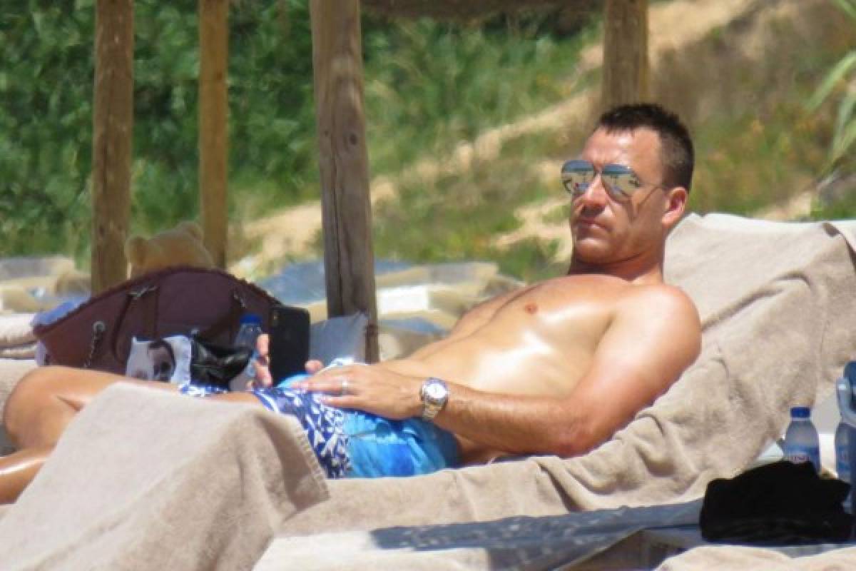 La espectacular esposa de John Terry deslumbra en sus vacaciones en Portugal