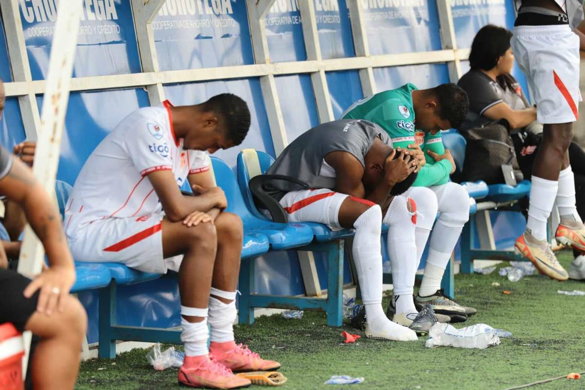 Vida desciende: ‘Chilo’ se derrumba, el llanto inquebrantable de Canales y el jugador que se escondió atrás de la meta para llorar