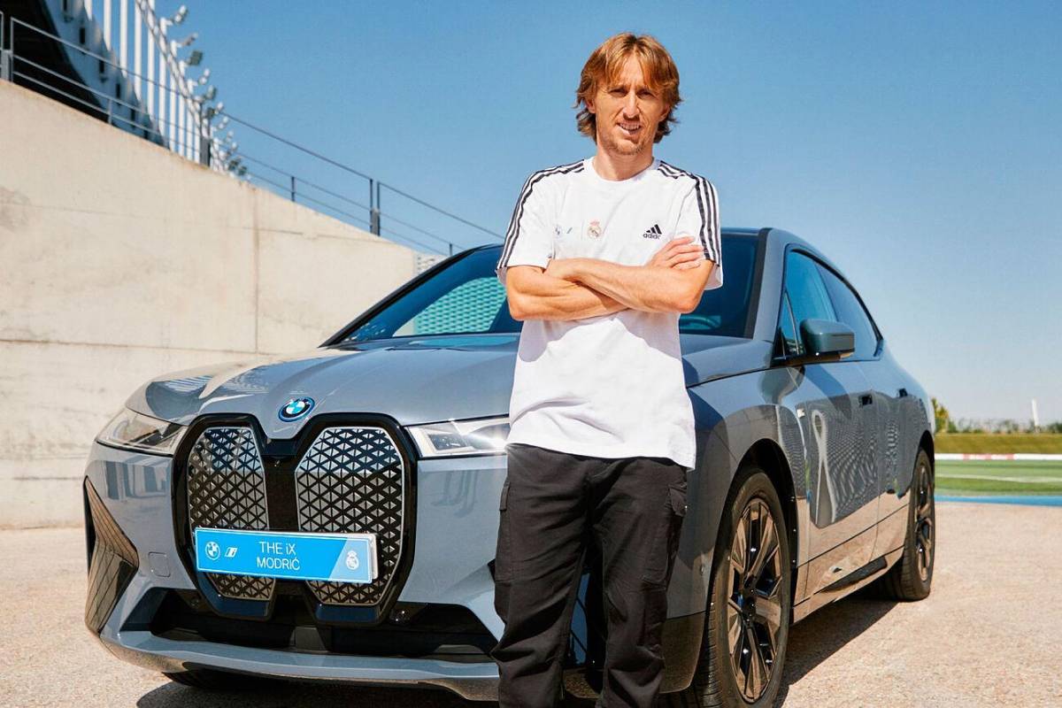 Bellingham eligió el auto más caro: Así son los BMW que escogieron los jugadores del Real Madrid