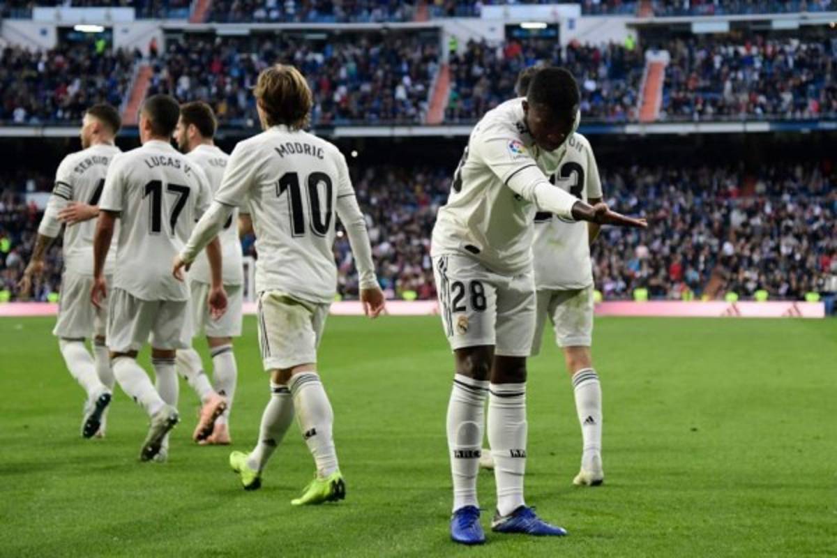 Vinicius se ganó el cariño del Bernabéu celebrando un gol que no fue suyo