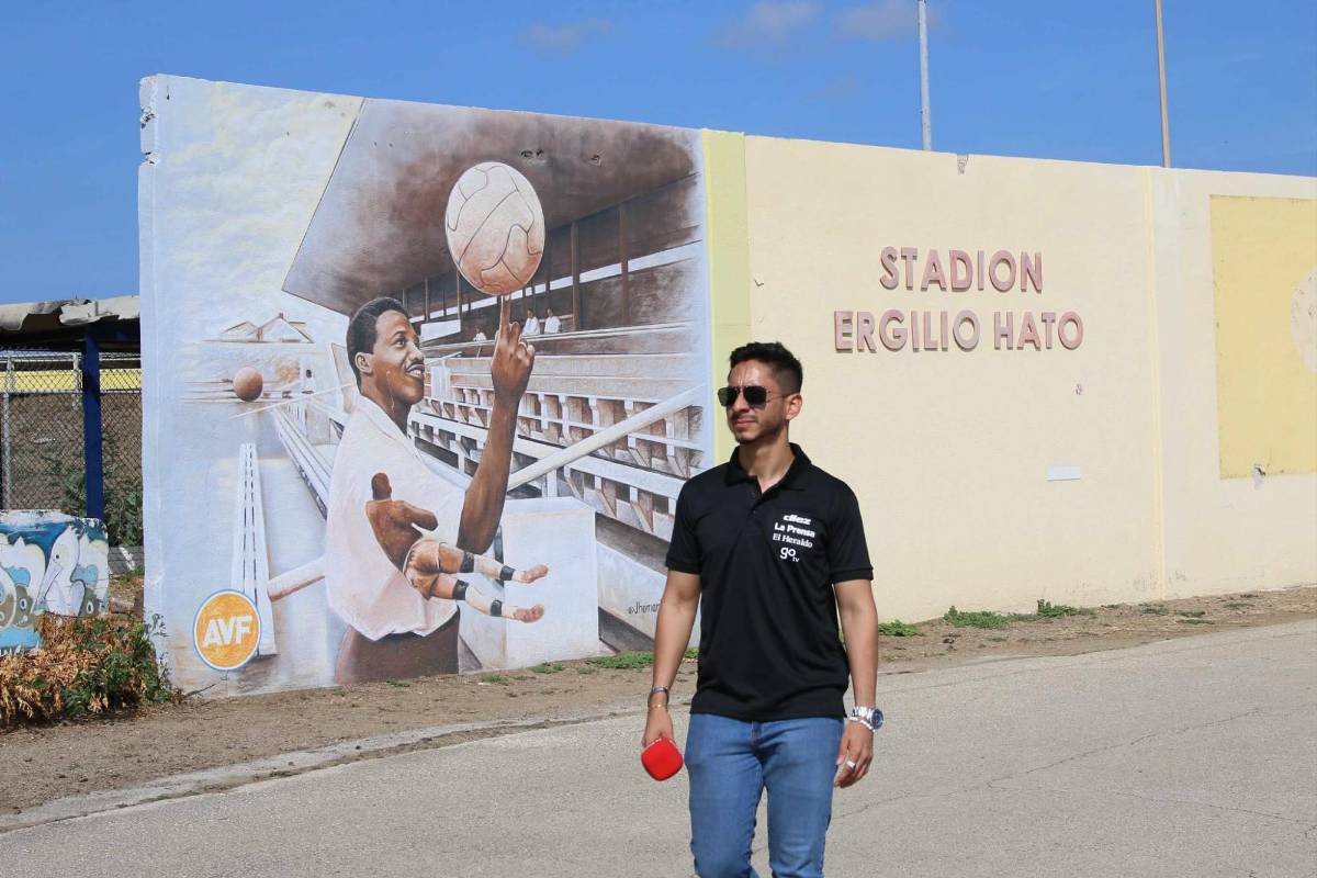 Engramillado, temperatura y rodeado de sus figuras: el entreno de Haití en el estadio Ergilio Hato de Curazao
