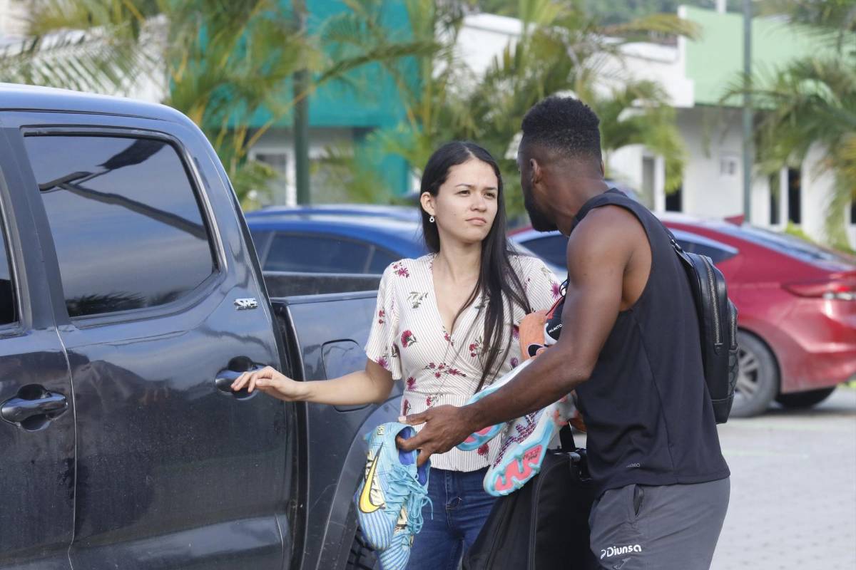 FOTOS: Captado el nuevo fichaje de Marathón, el futbolista que lo fueron a dejar con besos y las risas en el entrenamiento