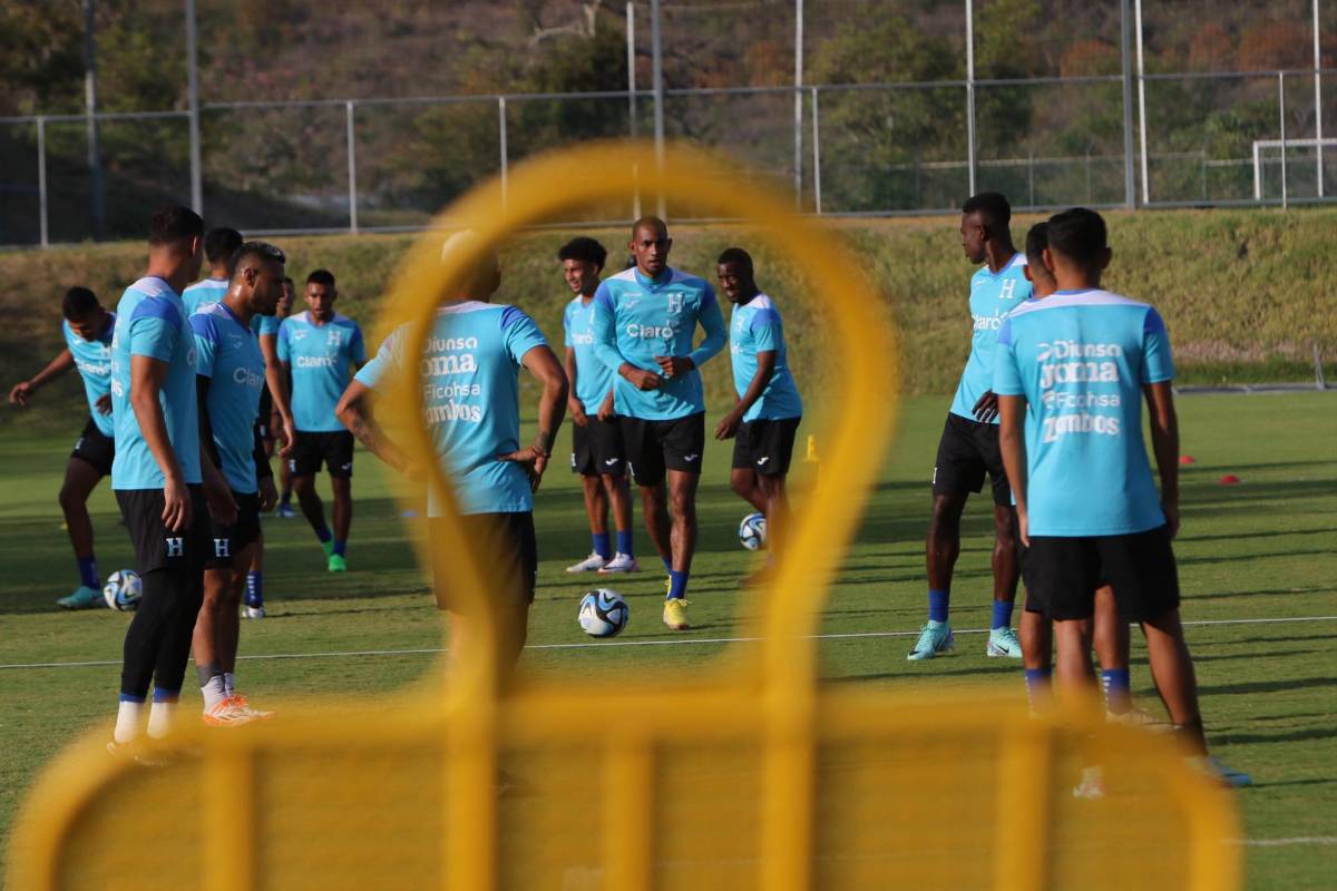Honduras entrenó pensando en Costa Rica: Con un jugador incorporado de último momento y un “gringo” sorpresa