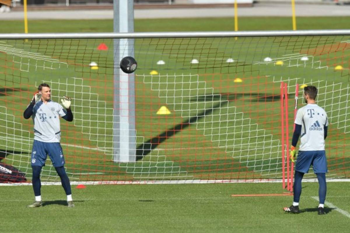 ¿Y el coronavirus? Sin abrazos y en grupos, así fue el entrenamiento del Bayern Munich