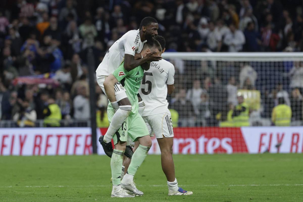 Arbeloa lo castigó por llegar tarde, el polémico penal y así fue captada Ester Expósito en el triunfo del Real Madrid