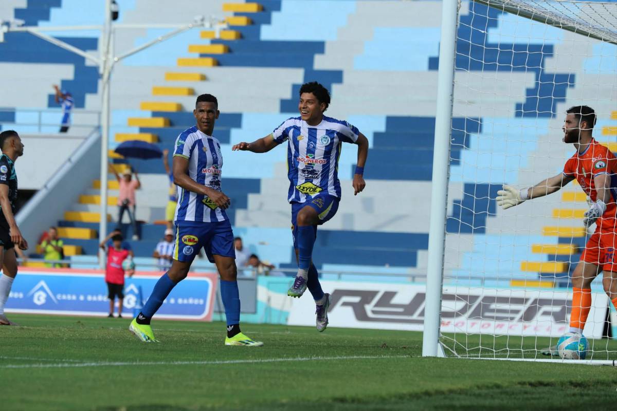 ¿Entró la barra del Olimpia? Infiltrados, Platense llevó bellezas a las gradas y así se quitó la ansiedad Chirinos