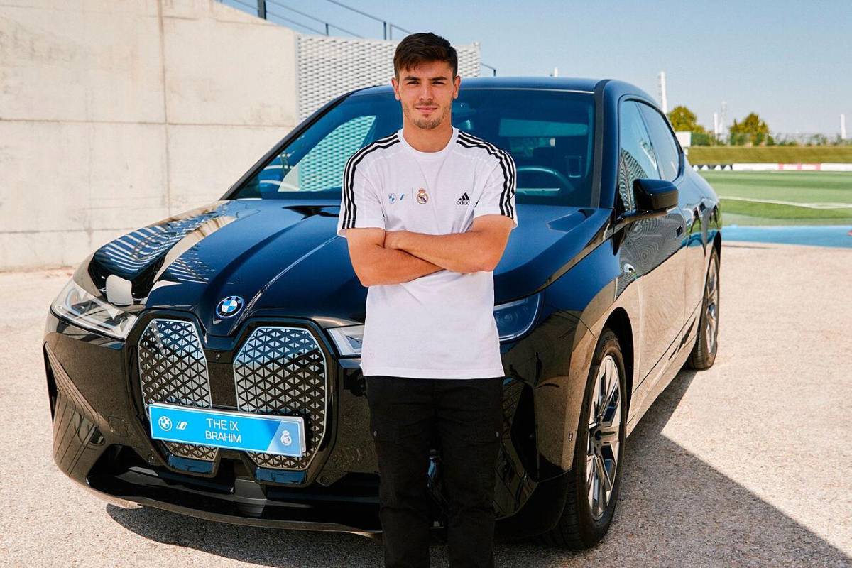 Bellingham eligió el auto más caro: Así son los BMW que escogieron los jugadores del Real Madrid