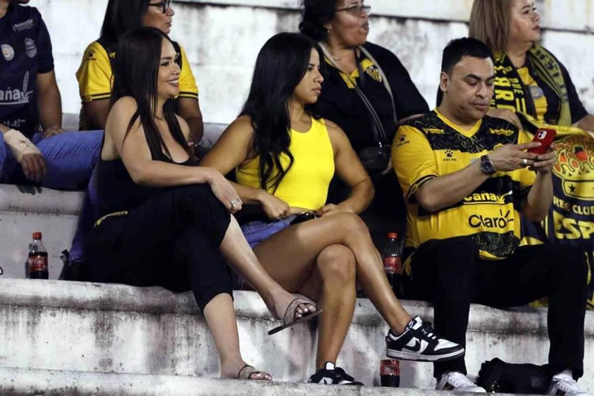 NO SE VIO EN TV: Feo gesto de Moya a Troglio, la modelo que reapareció y lo insólito que pasó en el Real España - Olimpia