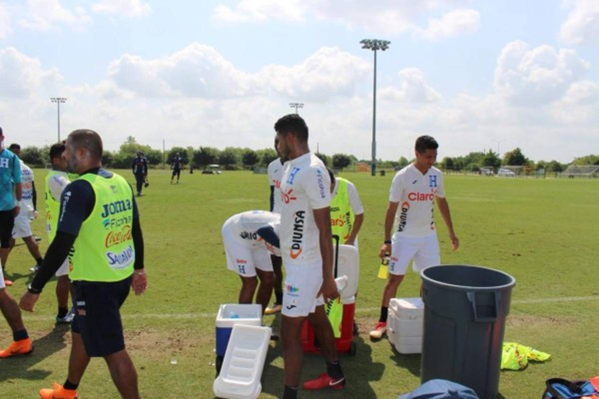 Las imágenes del entreno de Honduras y El Salvador previo a la batalla en Houston