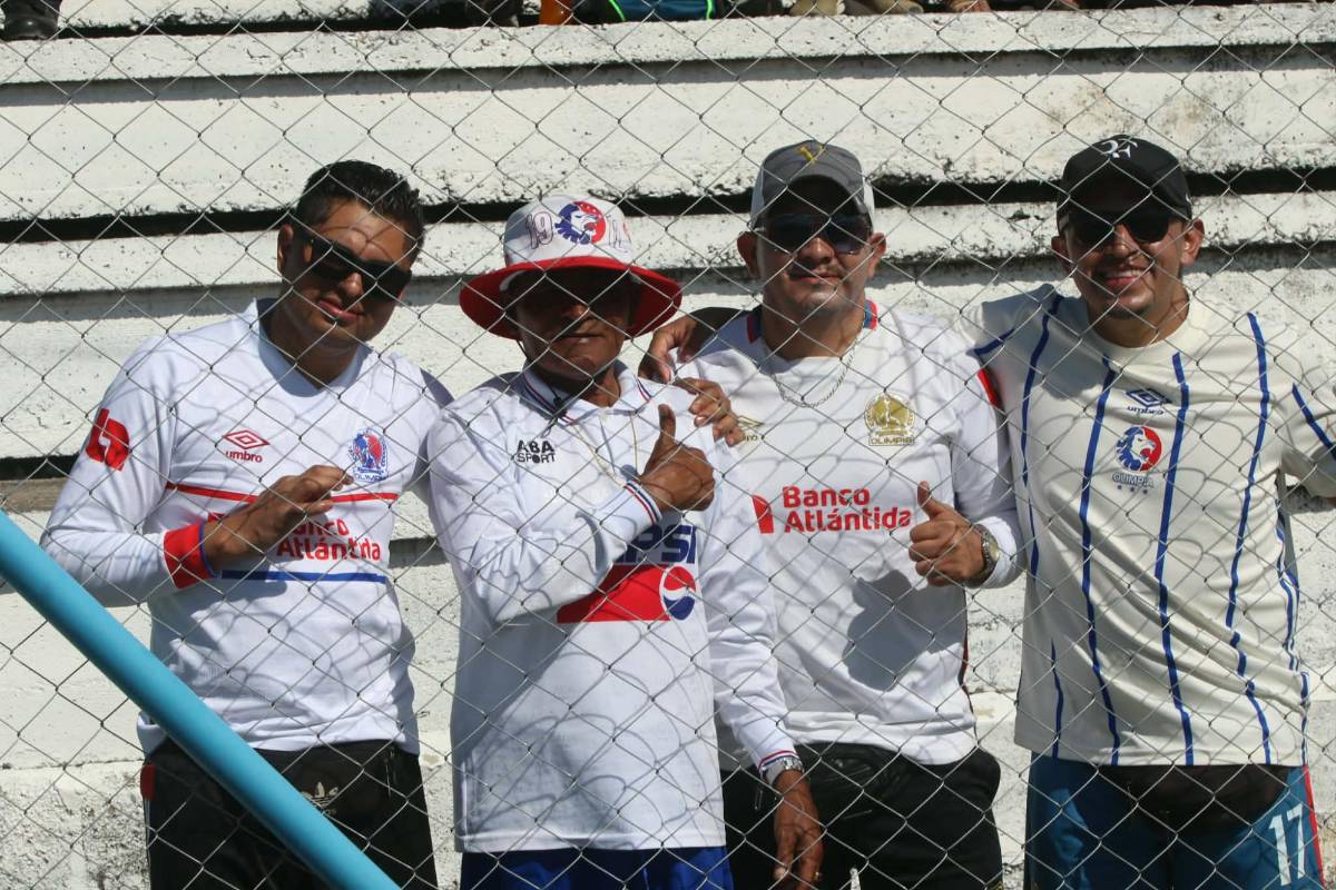 Europeos en las gradas, las bellezas de La Paz y en el muro para ver el Génesis vs Olimpia