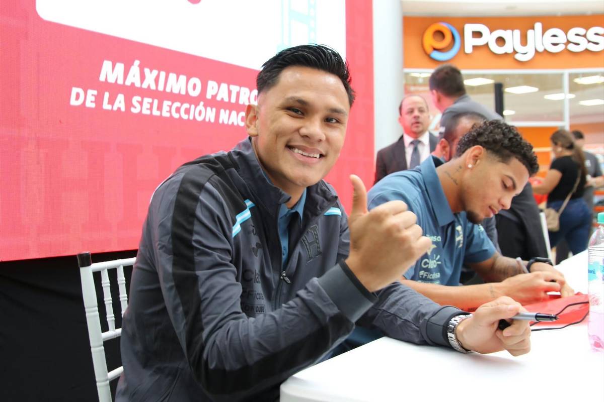 Ruiz se robó el show y 3 seleccionados sorprendieron en firma de autógrafos
