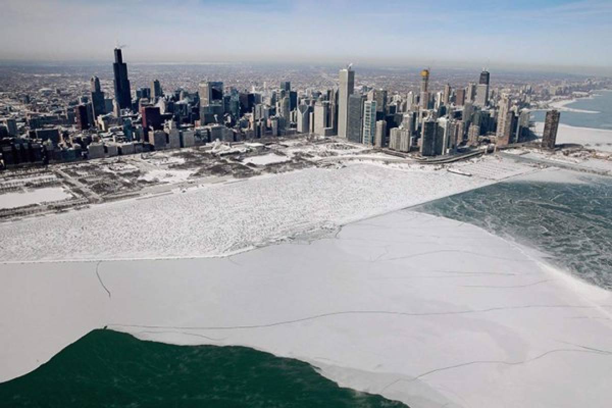 FOTOS: Impresionantes imágenes de la ciudad de Chicago cubierta de hielo