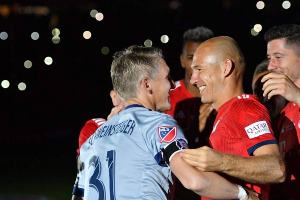 ¡ETERNO! La emotiva despedida del Bayern Munich a Bastian Schweinsteiger en el Allianz Arena