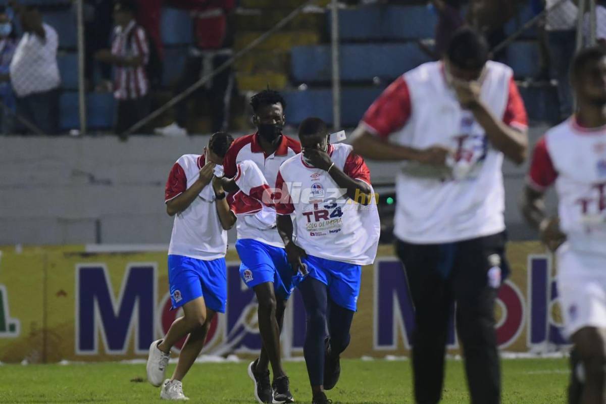 No lo viste en TV: Las hermanas que son novias de dos figuras de Olimpia, el llanto de futbolistas de Real España y la ‘gaseada’ a los albos