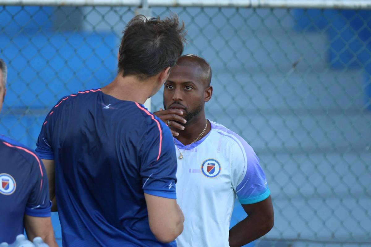 Engramillado, temperatura y rodeado de sus figuras: el entreno de Haití en el estadio Ergilio Hato de Curazao