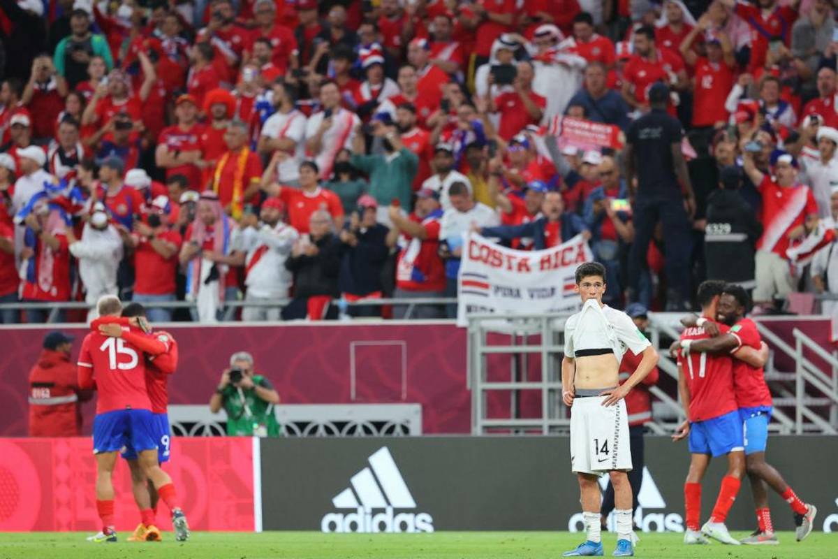 Alegría y llanto de Keylor Navas y los jugadores de Costa Rica tras clasificar al Mundial y las duras imágenes de los neozelandeses