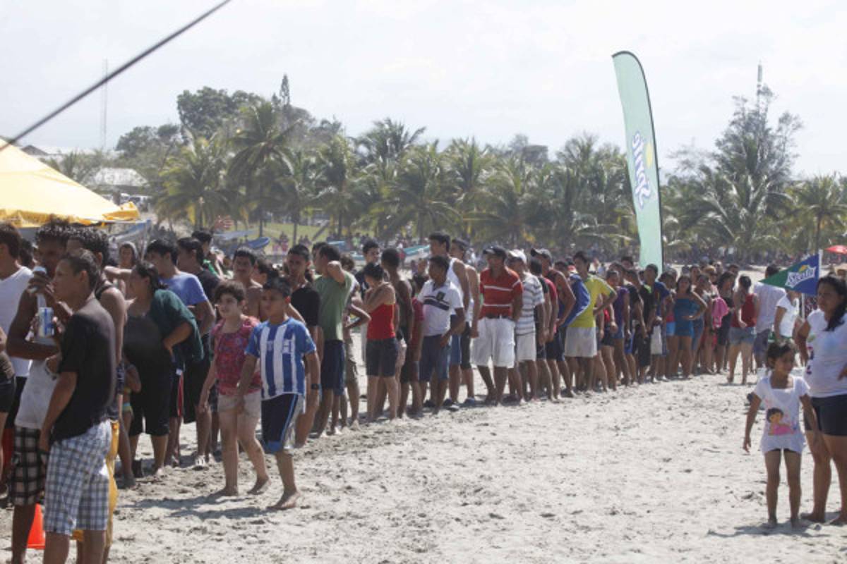 Diez en la playas de Tela.!