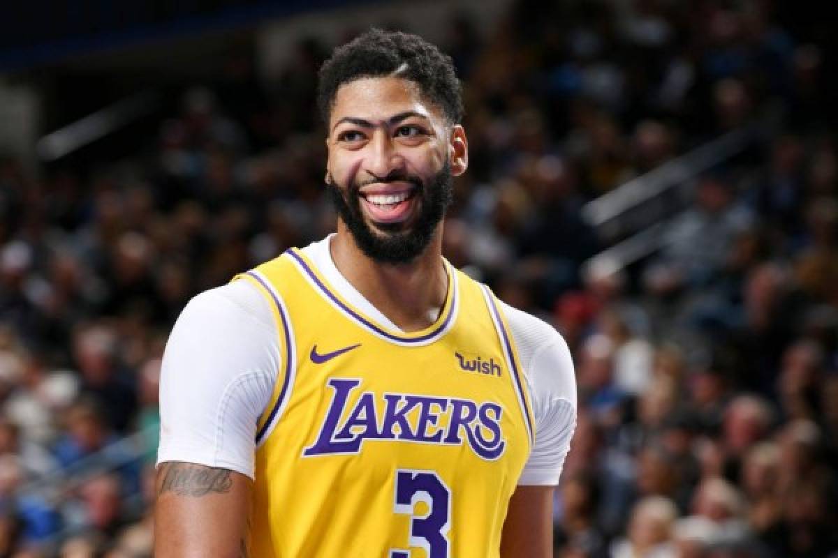 Tuvo que bajarle al precio: Así es la mansión espectacular que vendió el jugador Anthony Davis