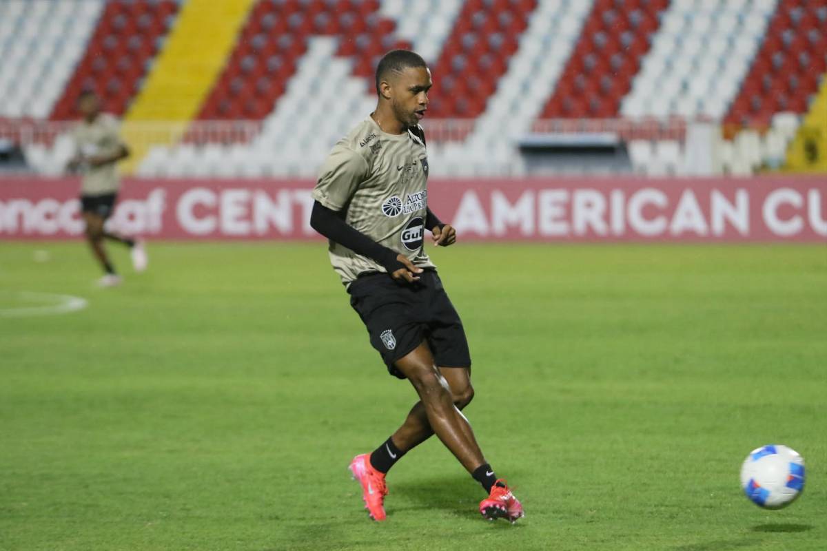 Los panameños se apoderan del estadio Nacional Chelato Uclés y buscan dar la sorpresa ante el Motagua de Diego Vázquez