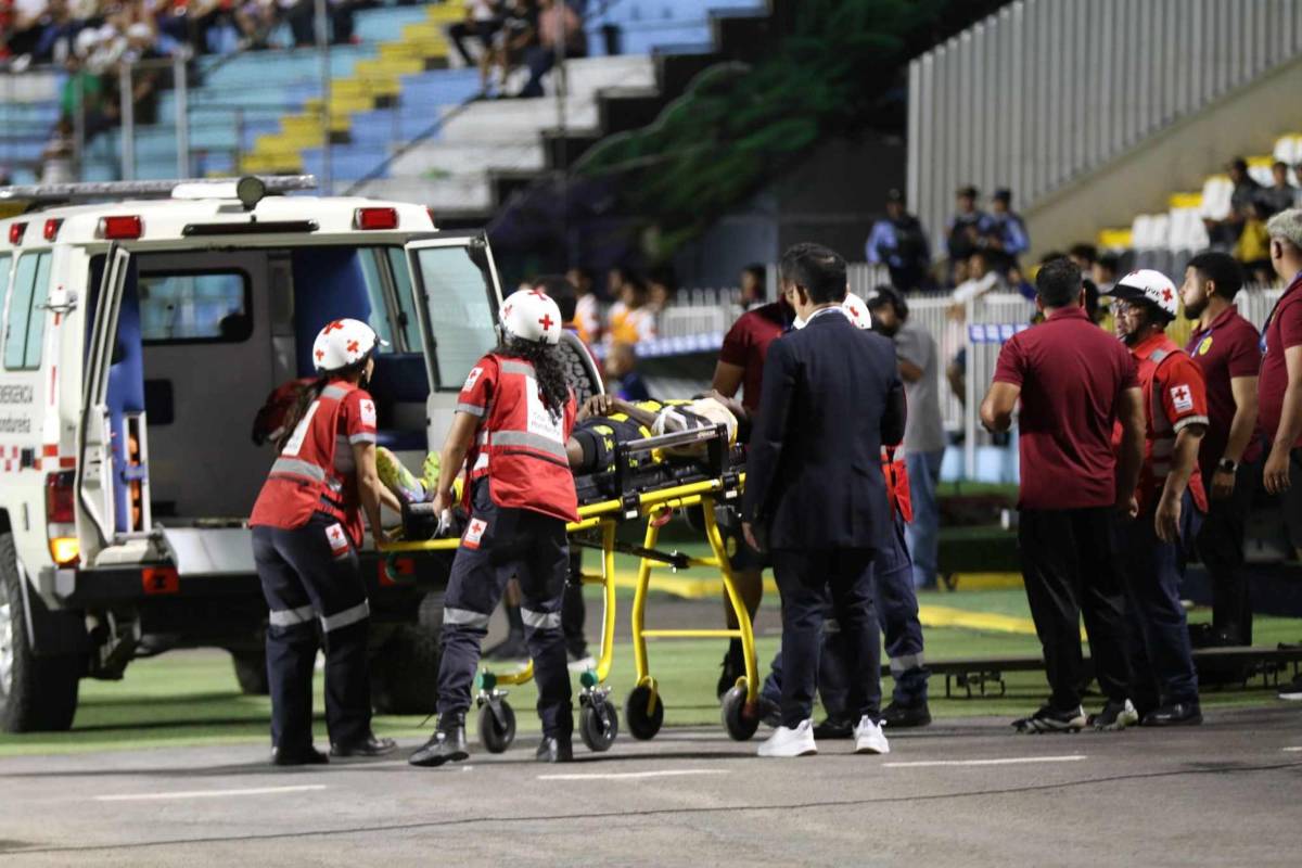 Europeo sorprende en el Nacional, futbolista fue sacado en una ambulancia y el detenido en pleno Olimpia-Real España