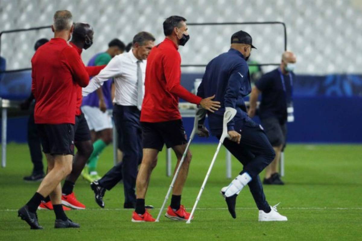 Fotos: Mbappé, entre lágrimas y en muletas, la tremenda pelea por su lesión y el festejo del PSG