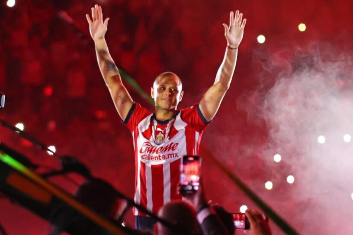 ¿Chicharito se retira por ESPN? Lo que se sabe del delantero mexicano tras finalizar su historia en Chivas