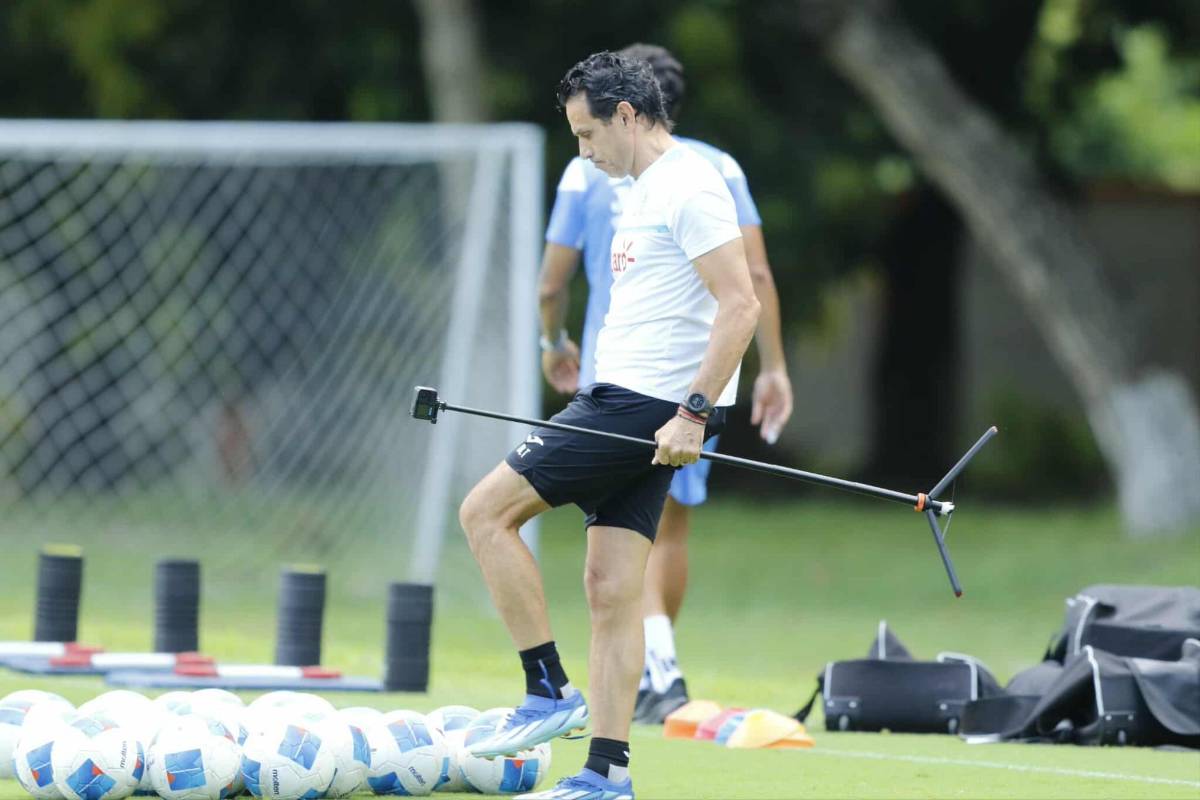 El 'desnudo' del Romántico Quioto, el gesto de Luis Palma y el legionario que se bajó del avión directo a entrenar