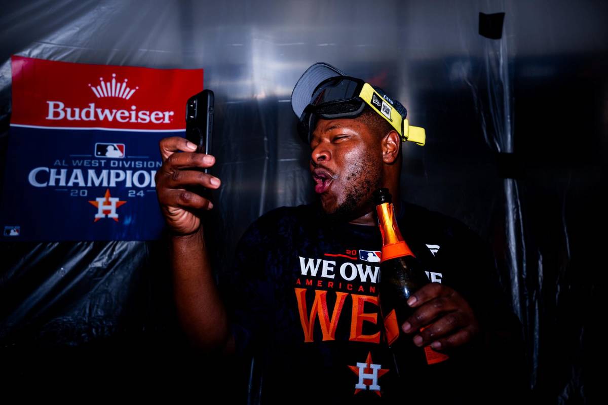Mauricio Dubón recibió sorpresa y Astros de Houston desatan locura en celebración tras ganar división oeste en MLB