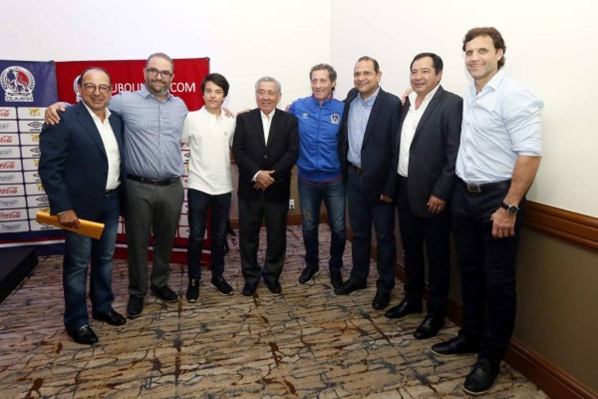 No viste en la presentación de Troglio: Su tatuaje y un hincha le llevó la camiseta de River