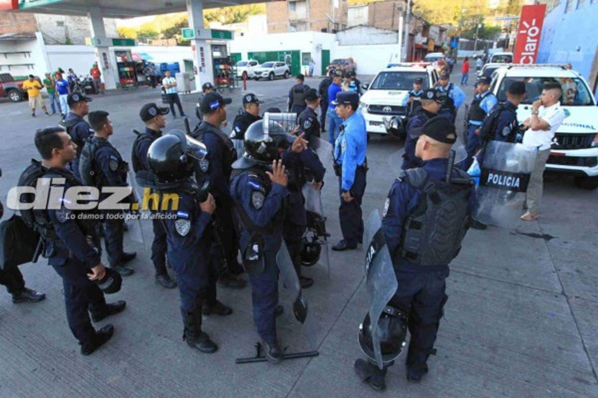 FOTOS: El ambiente que se vive en el Nacional para el partido entre Honduras y Puerto Rico