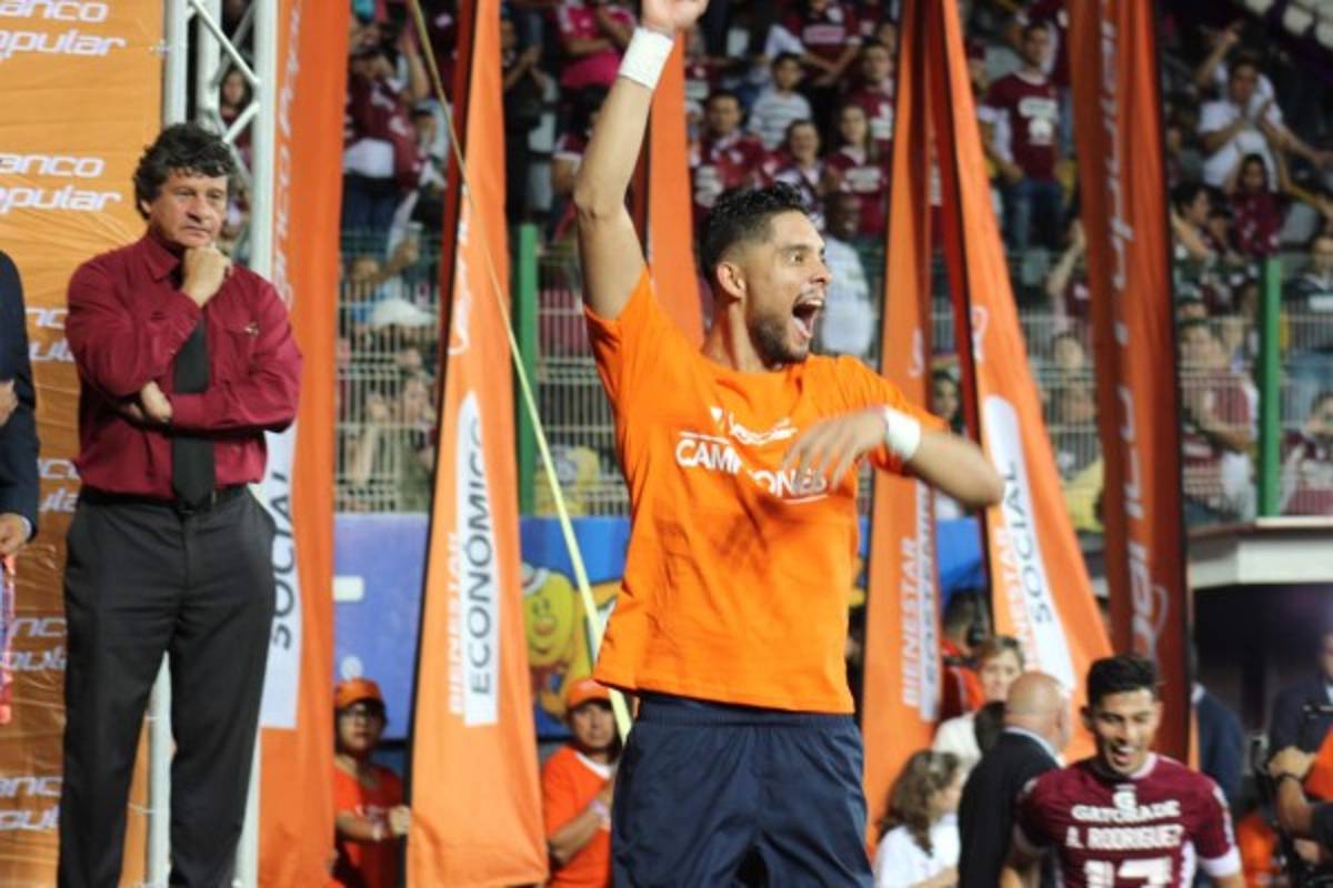 ¡Ambientazo! El estadio Ricardo Saprissa lució sus mejores galas para la final costarricense