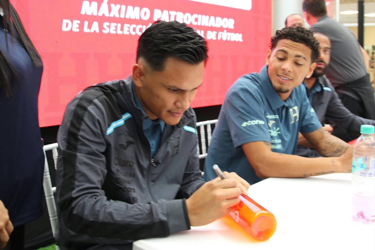Ruiz se robó el show y 3 seleccionados sorprendieron en firma de autógrafos