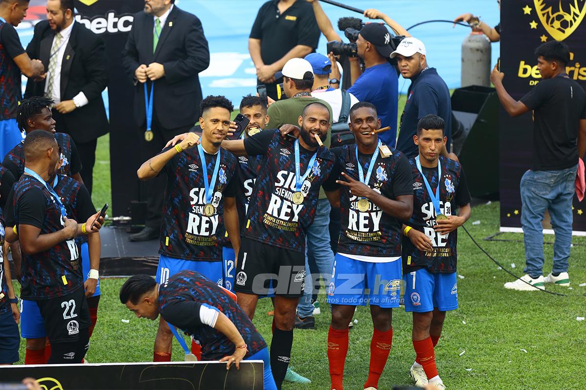 Olimpia se coronó en el Yankel: Menjívar y Beckeles festejan con puros, locura de Araújo y los que celebraron con sus novias