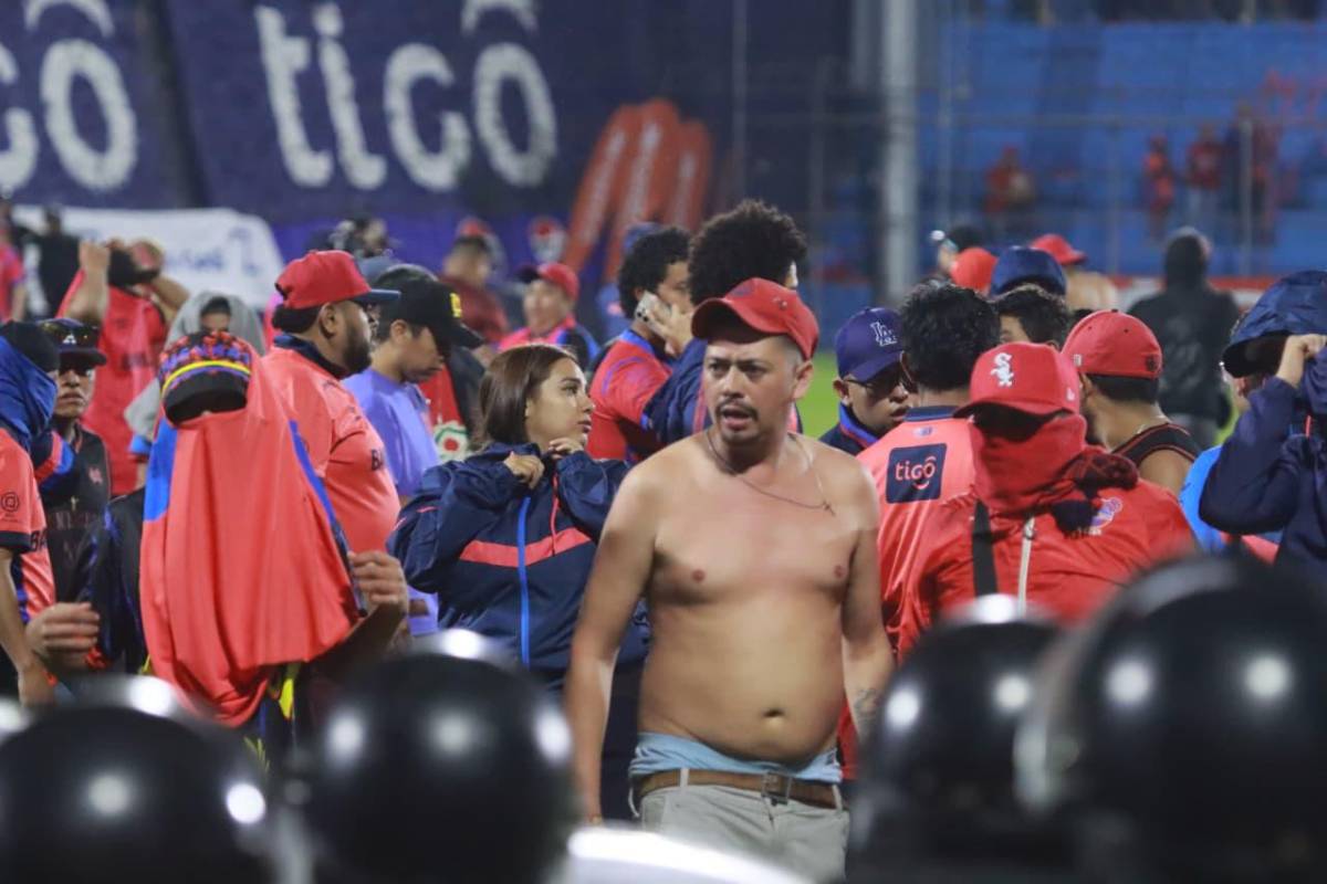 Con dos hondureños involucrados, así fue la tremenda pelea en la final que coronó a Antigua en Guatemala
