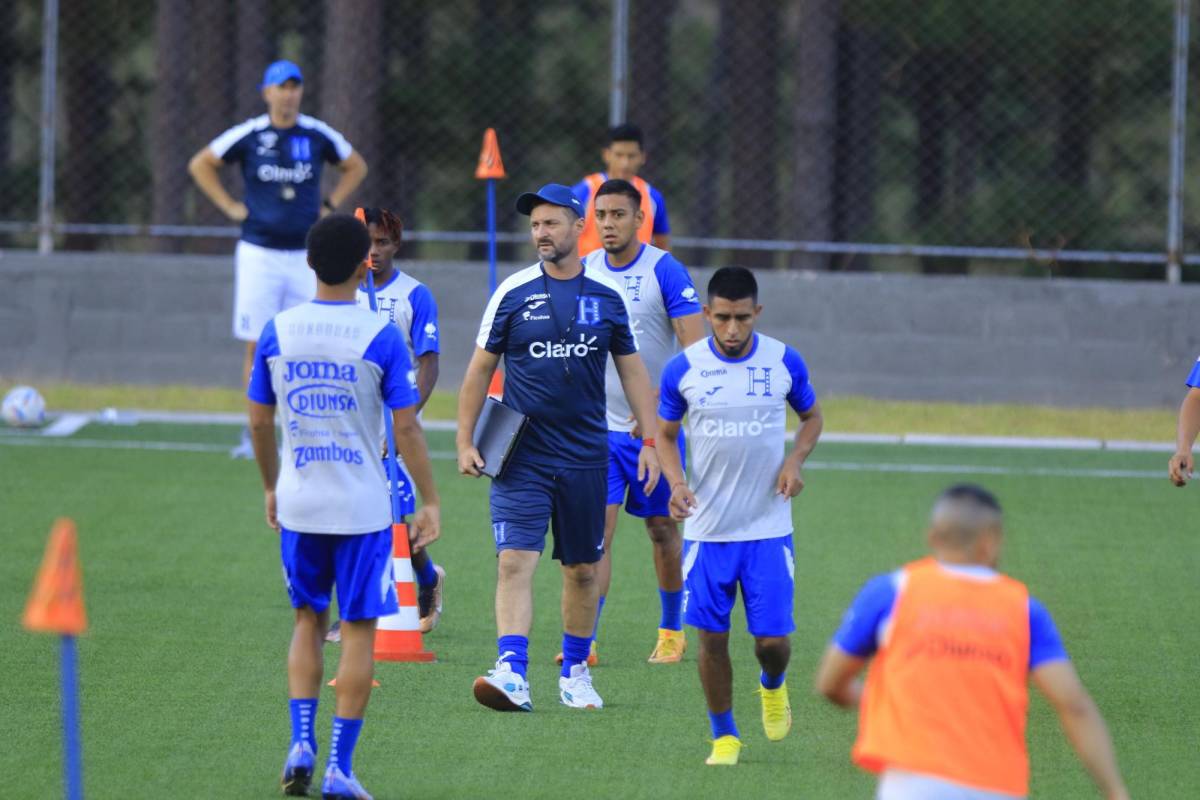 José Pacini ya dirigió junto a Diego Vázquez sus primeros entrenamientos con Honduras.