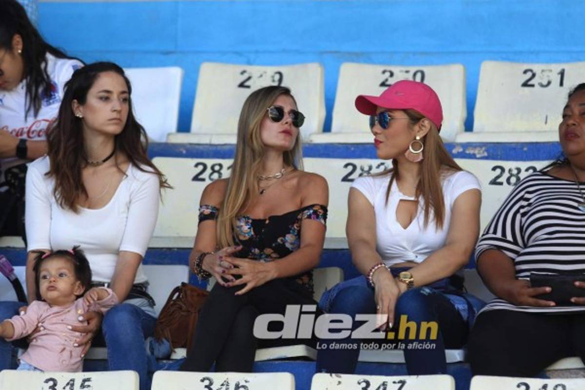 Fotos: El gesto de 'Manolo' y la chica de lentes que enamoró en el Olimpia-Platense