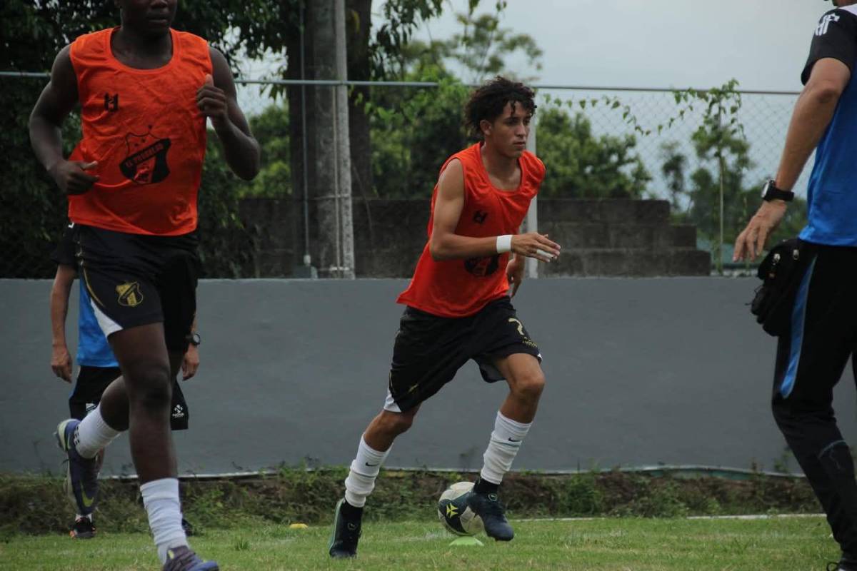 FICHAJES: Deja Real España y se va a Olimpia, Motagua apuntala otra contratación sorpresa y Jeaustin Campos con bombazo