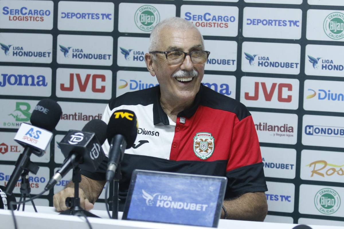 Ovación al Chelito Martínez, algarabía con Anangonó y felicidad de Keosseián ¿Quiénes son las hermosas edecanes?