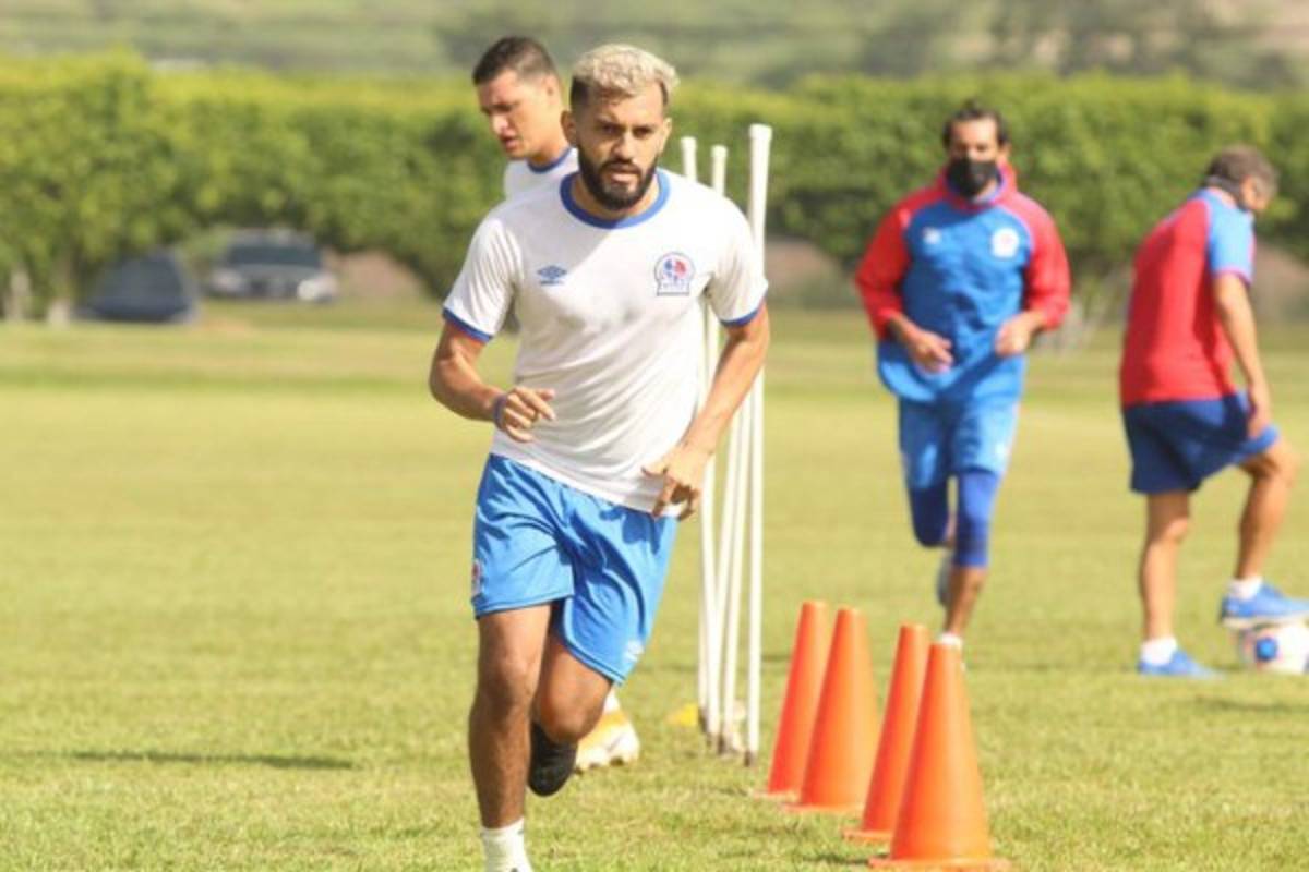 Con dos delanteros: El 11 del Olimpia que busca conquistar Orlando y sellar el pase a semifinales