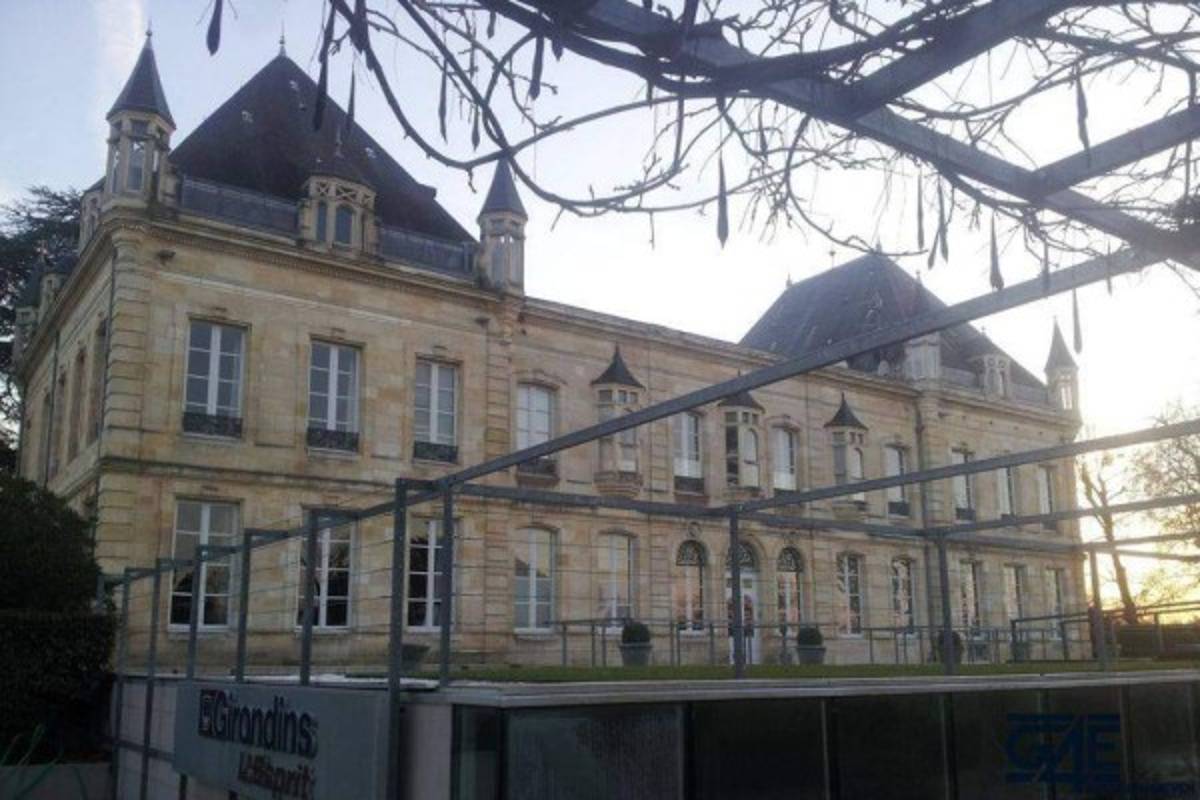 Así es la Chateau du Haillan, la nueva casa de Alberth Elis y donde será presentado a los medios el jueves