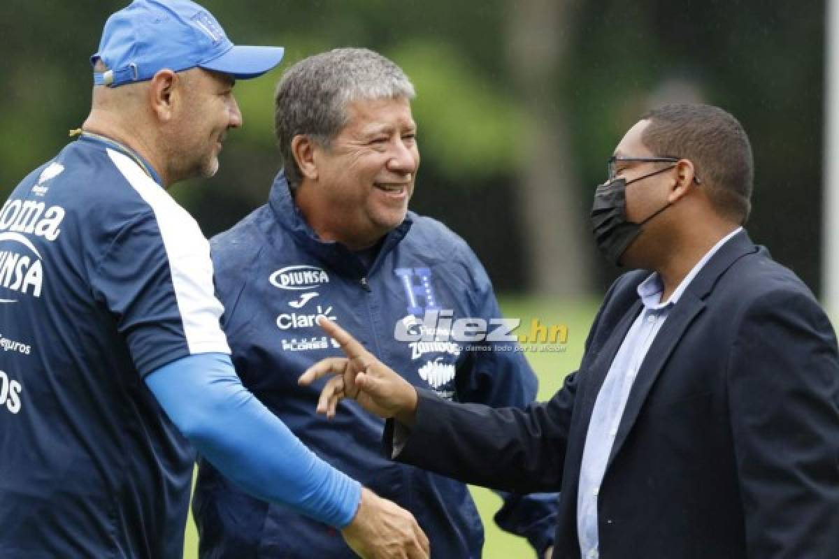 'Bolillo' Gómez recibe a viejo conocido en el entrenamiento de Honduras; el mano a mano de Elis con Choco Lozano