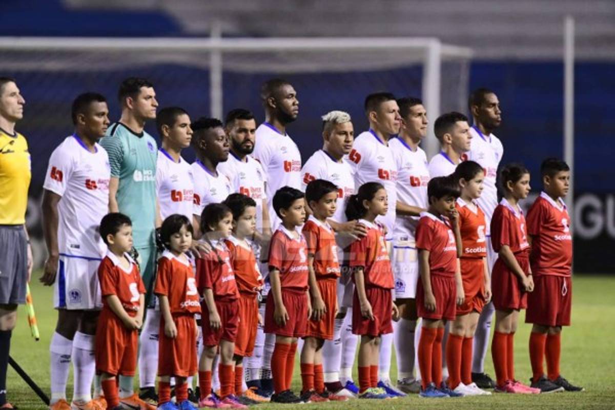 NO SE VIO EN TV: La máscara de Beckeles y la nueva cábala de Pedro Troglio