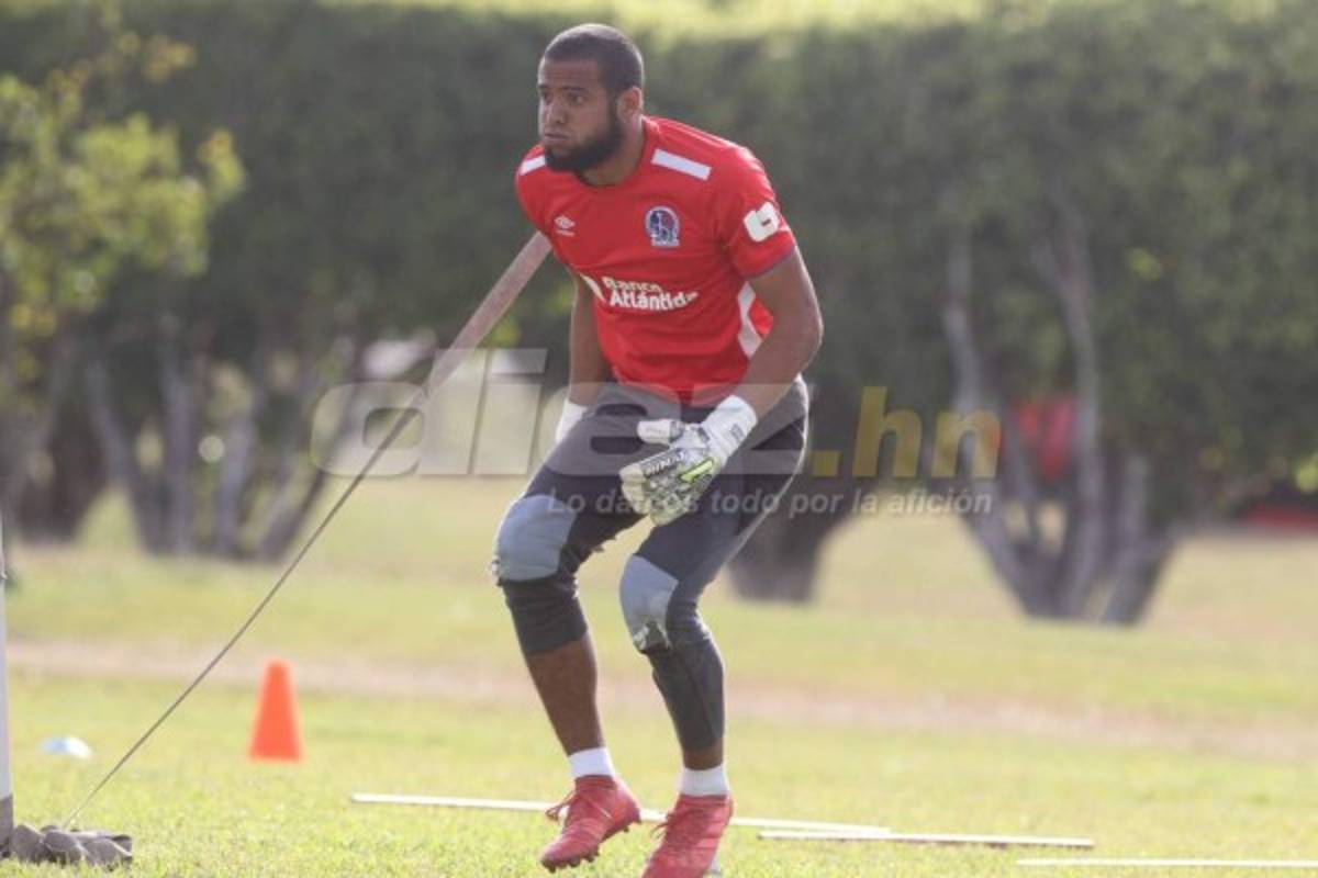 Con 'nuevo' fichaje y todo su arsenal: El 11 inicial de Olimpia ante Real España confirmado por Pedro Troglio