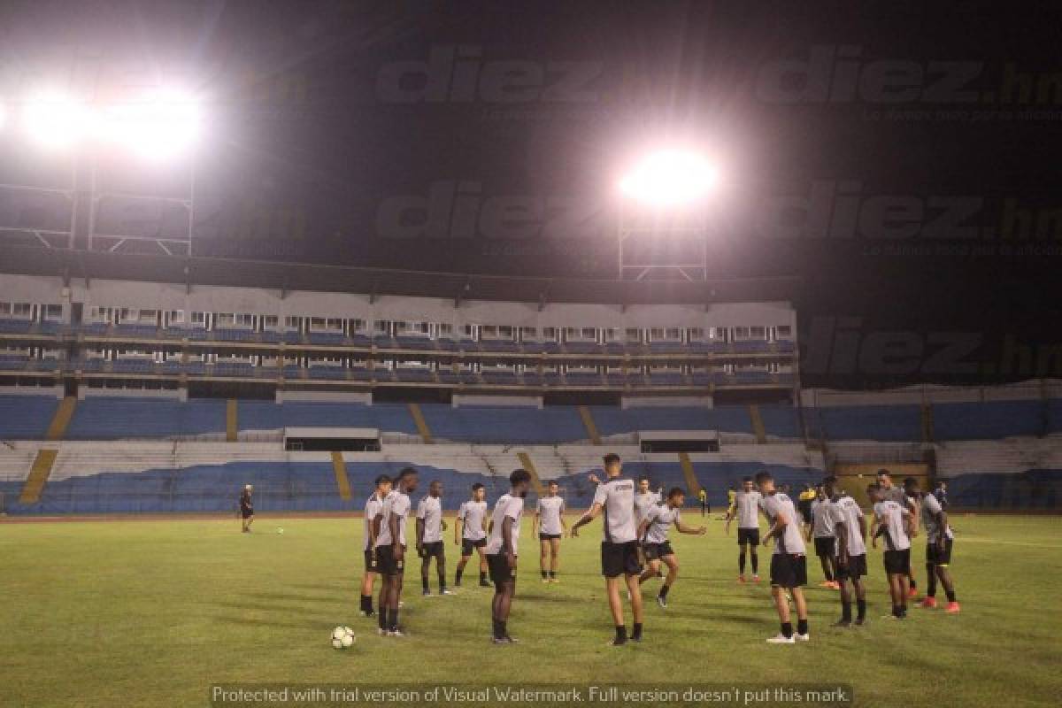 FOTOS: Real España prepara el choque contra Olimpia bajo la luna llena