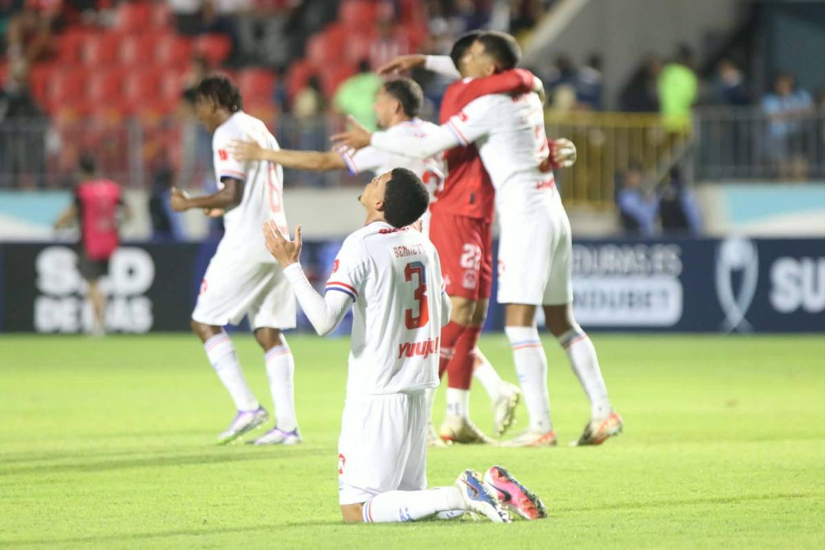 Locura de Olimpia tras quedar campeón, Espinel sorprendió y fiestón de la Ultra Fiel