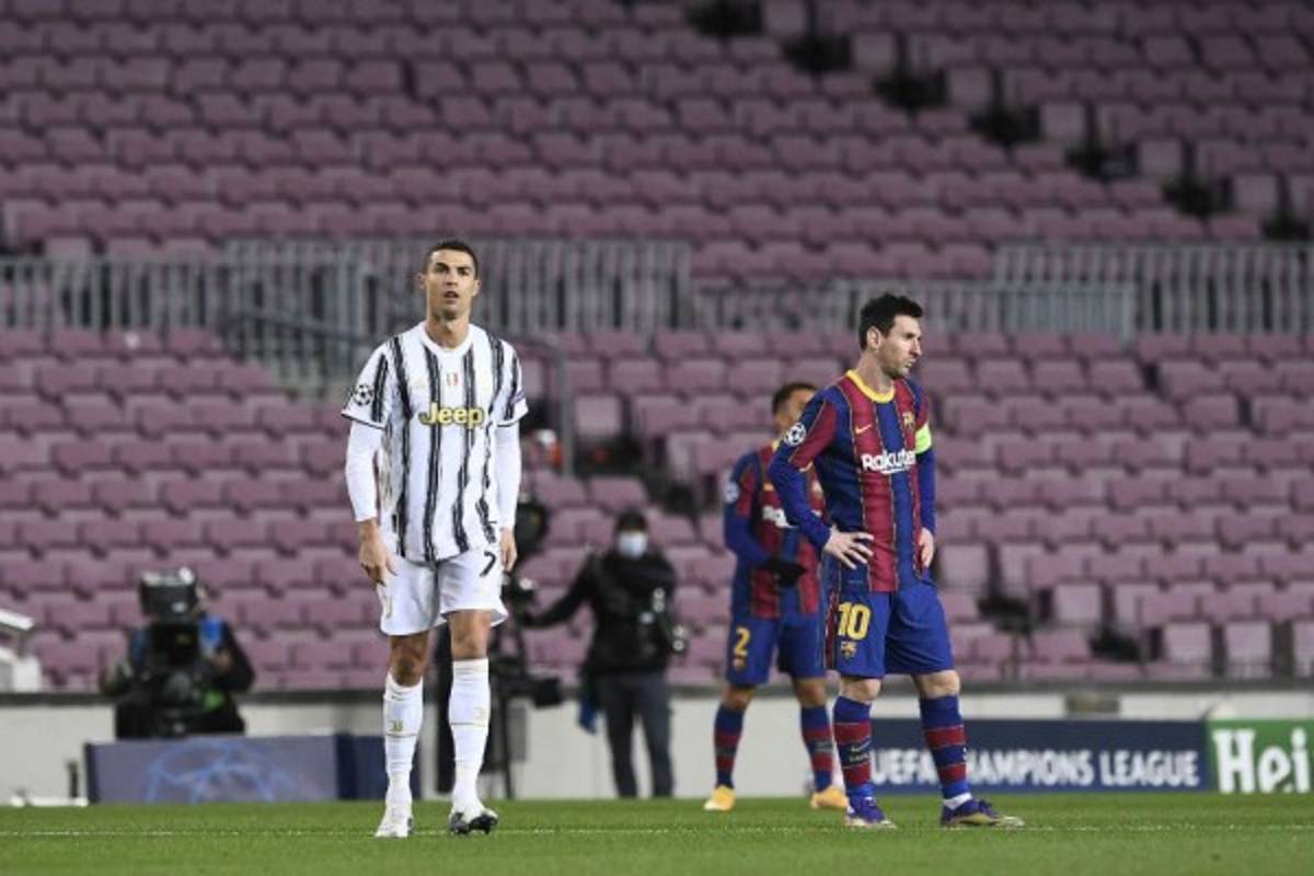 Risas y abrazo entre ambos: Messi no apareció y Cristiano Ronaldo brilló en el Camp Nou