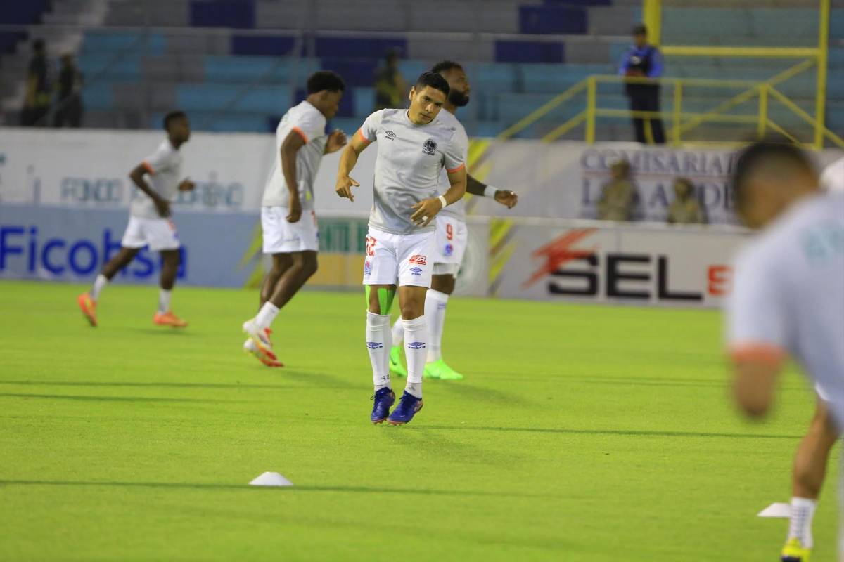 FICHAJES: Deja Real España y se va a Olimpia, Motagua apuntala otra contratación sorpresa y Jeaustin Campos con bombazo